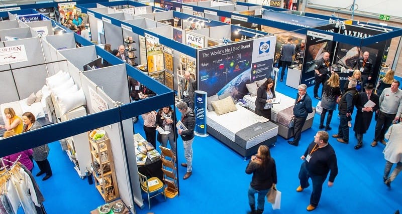 social media for exhibitions